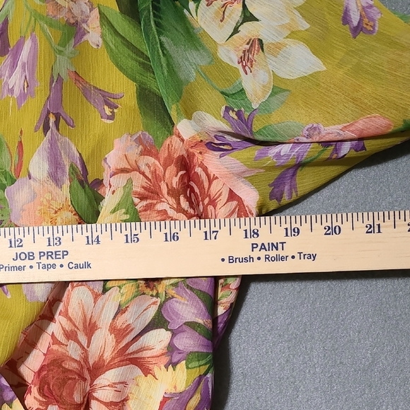 EXPRESS Floral V-Neck Long Sleeve Smocked Cuff Peplum Lined Blouse - Size Medium - Picture 9 of 12